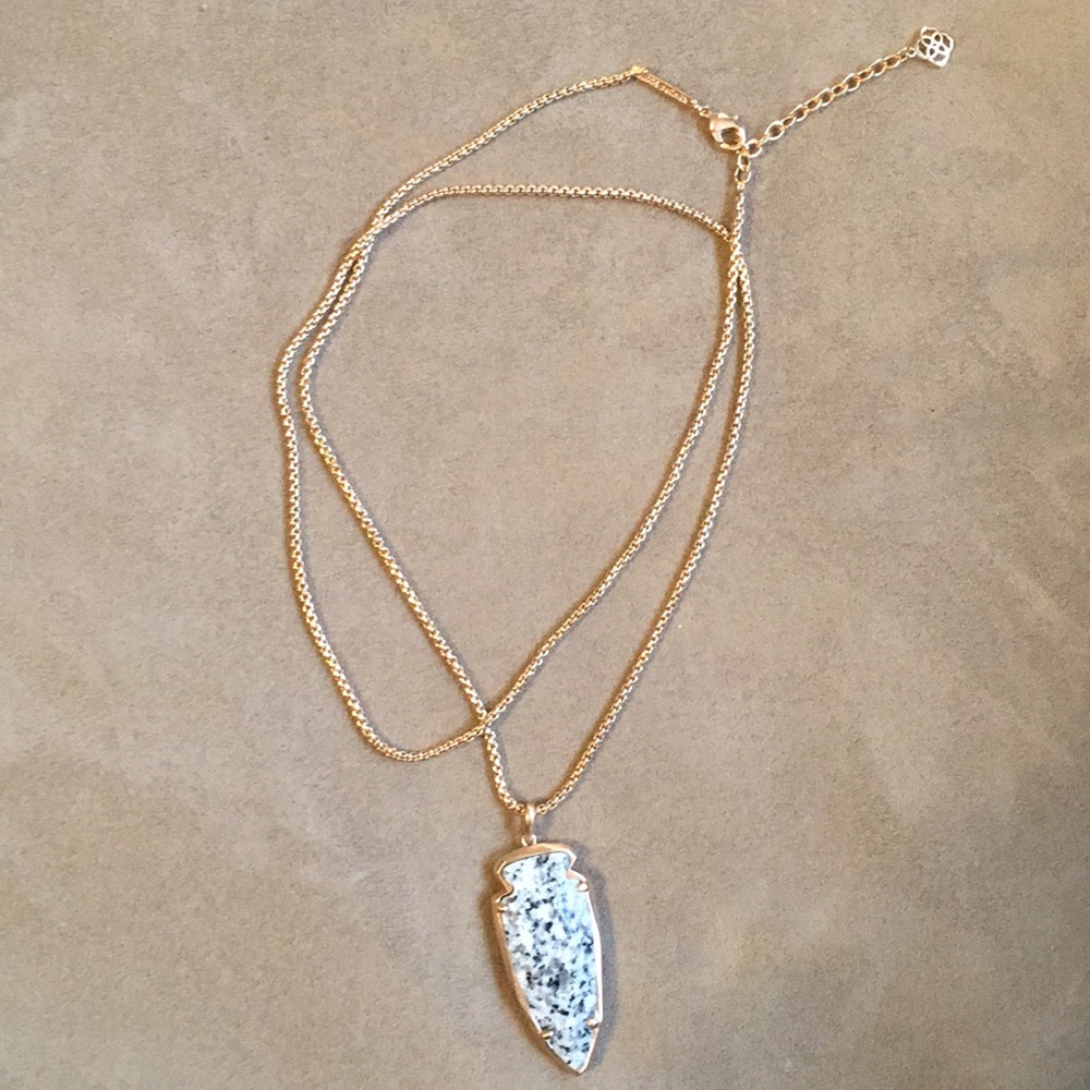 Kendra Scott necklace